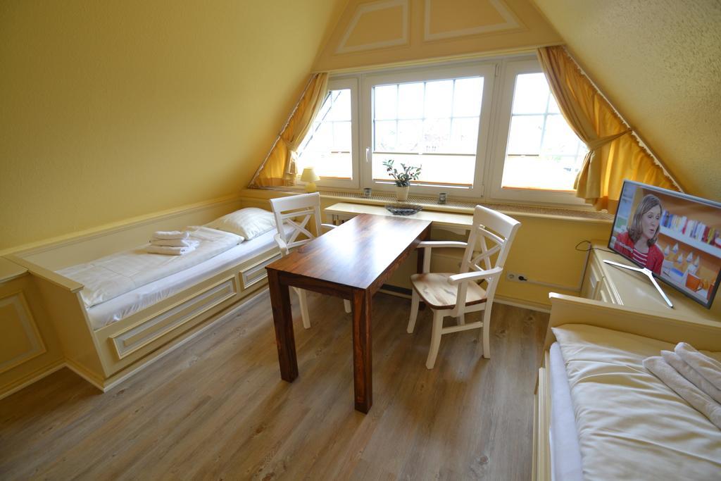Priel-Hues Apartment ลิสท์ ภายนอก รูปภาพ