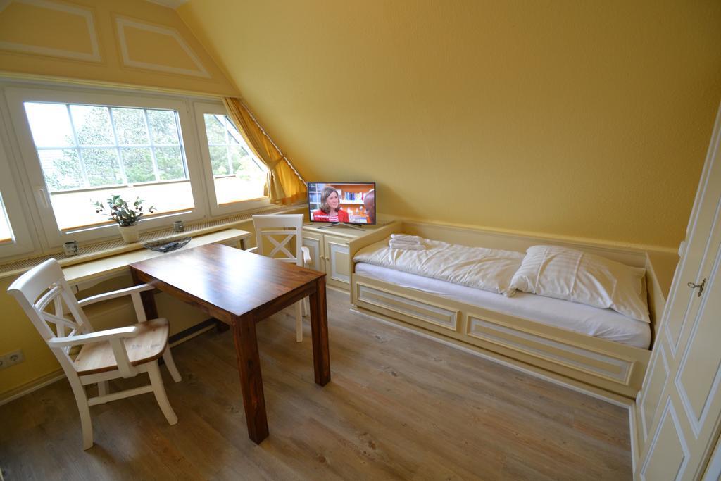 Priel-Hues Apartment ลิสท์ ภายนอก รูปภาพ
